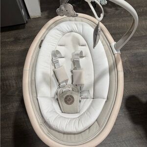 Cozy Infant Swing in White and Gray